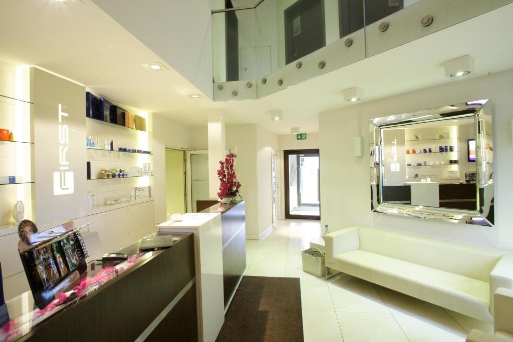 Villa & Spa Łomianki Exteriér fotografie