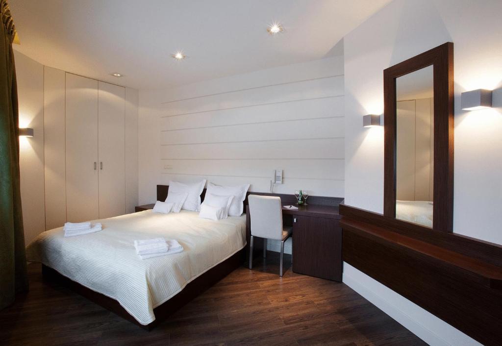 Villa & Spa Łomianki Exteriér fotografie